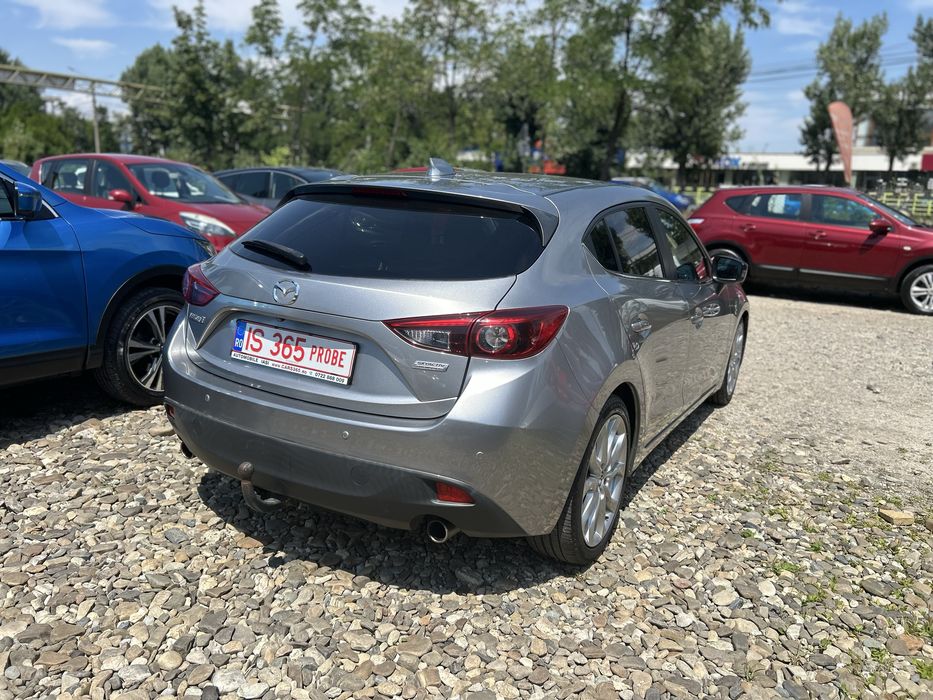 Mazda 3 2.0benzina euro 6 xenon, navi, set roti iarna, rate, garantie!