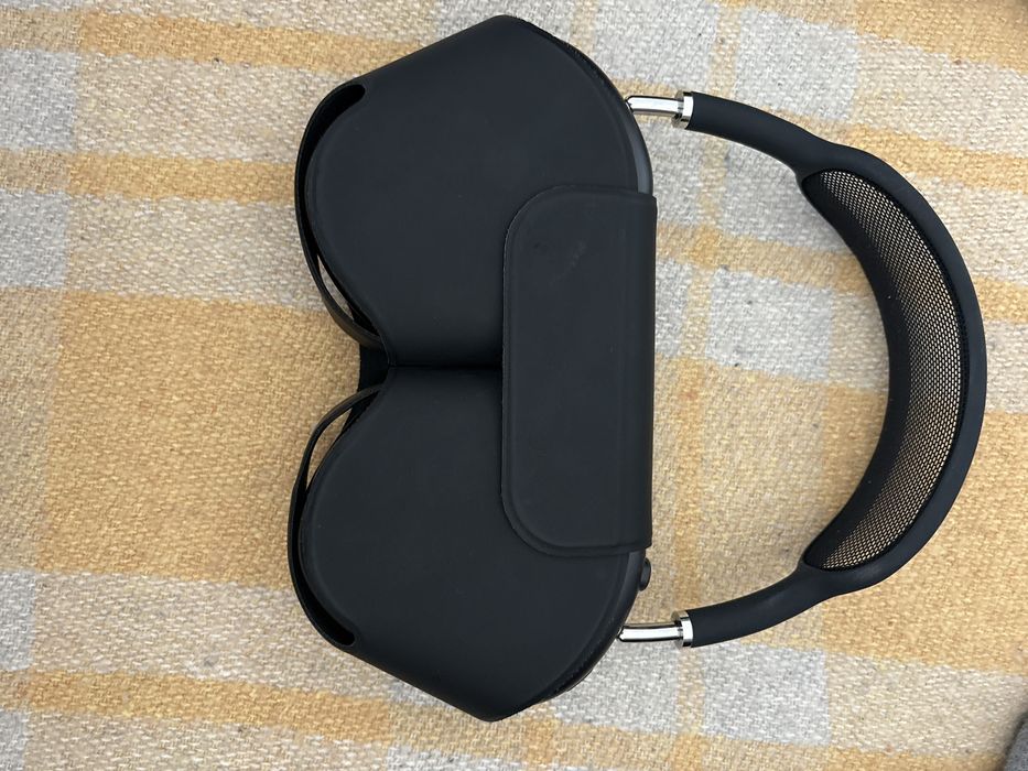 Airpods max 1
