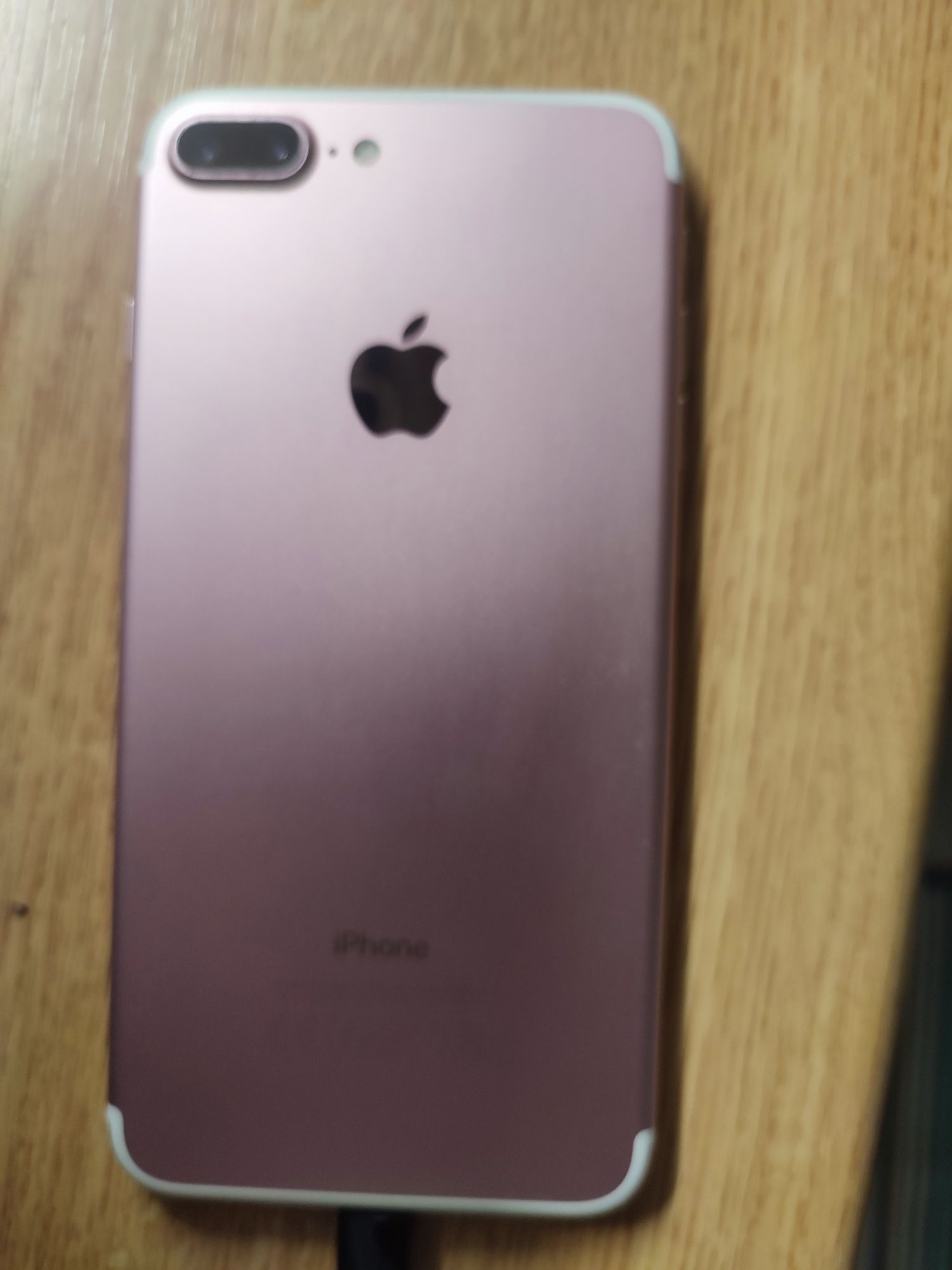 Iphone 7 plus rose gold