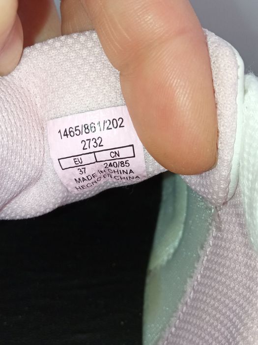 Маратонки/ Кецове номер 37