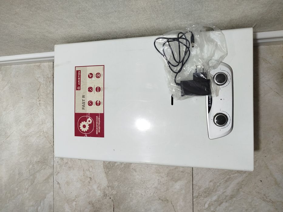 Газовая колонка Аристон Ariston FAST 14L