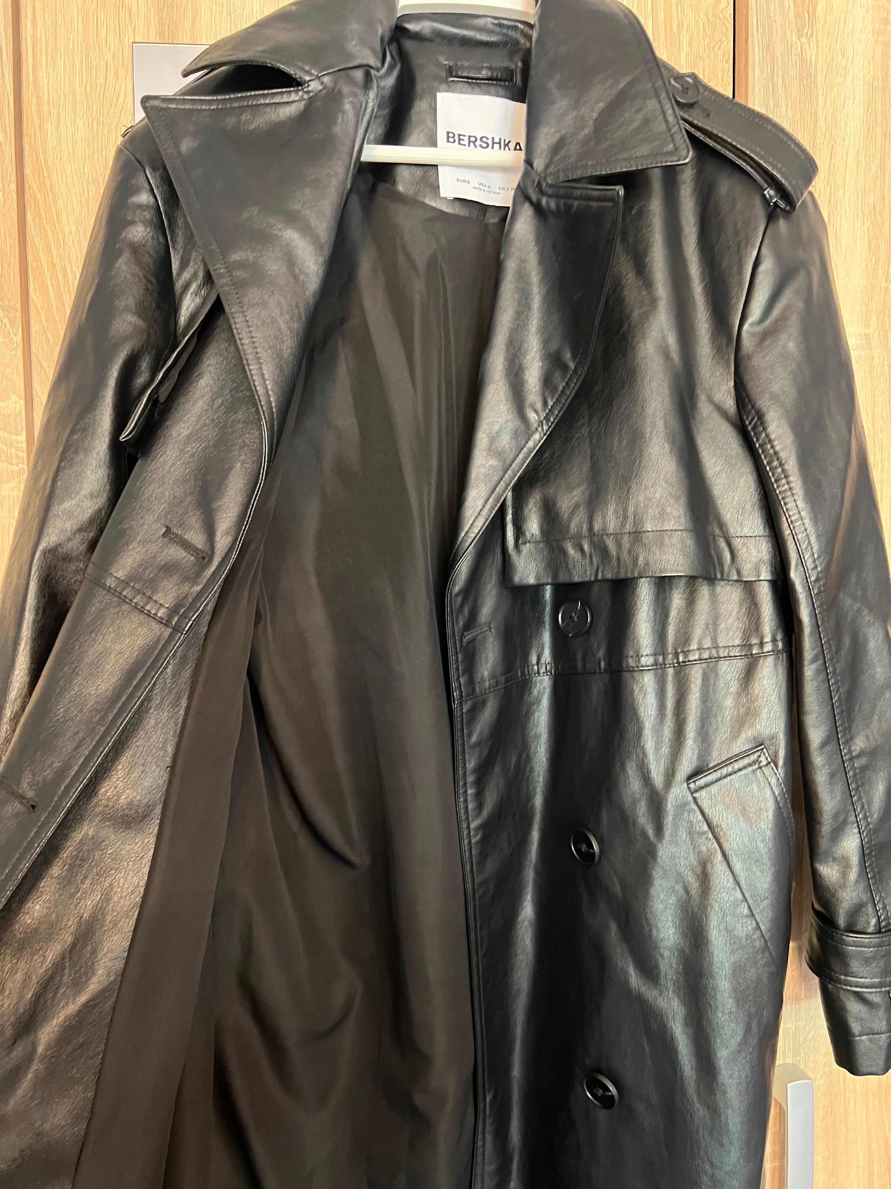 Кожен шлифер/палто Bershka