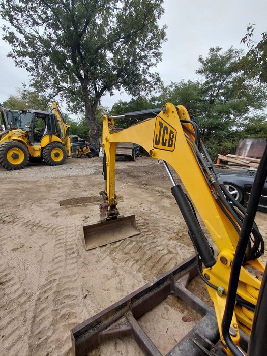 Vând JCB 8032 2008
