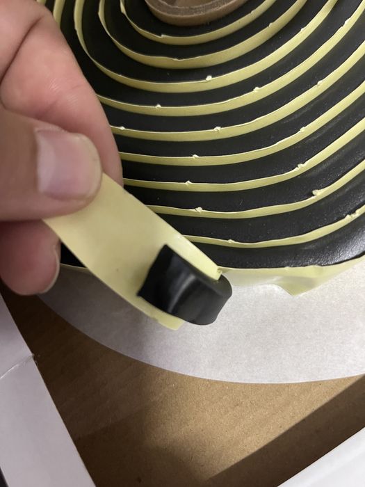 НОВО Битумен Уплатнител за фарове 4.5м (бутил каучук)