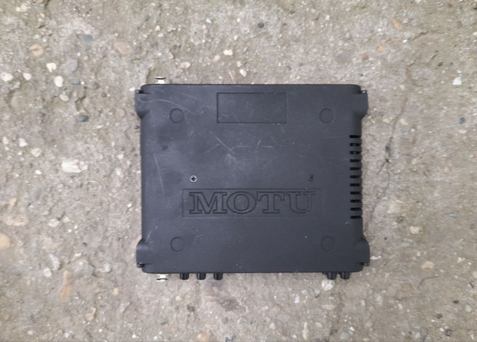 Motu 828 / Motu ultralite interfata-placa sunet studio ( instrumente )