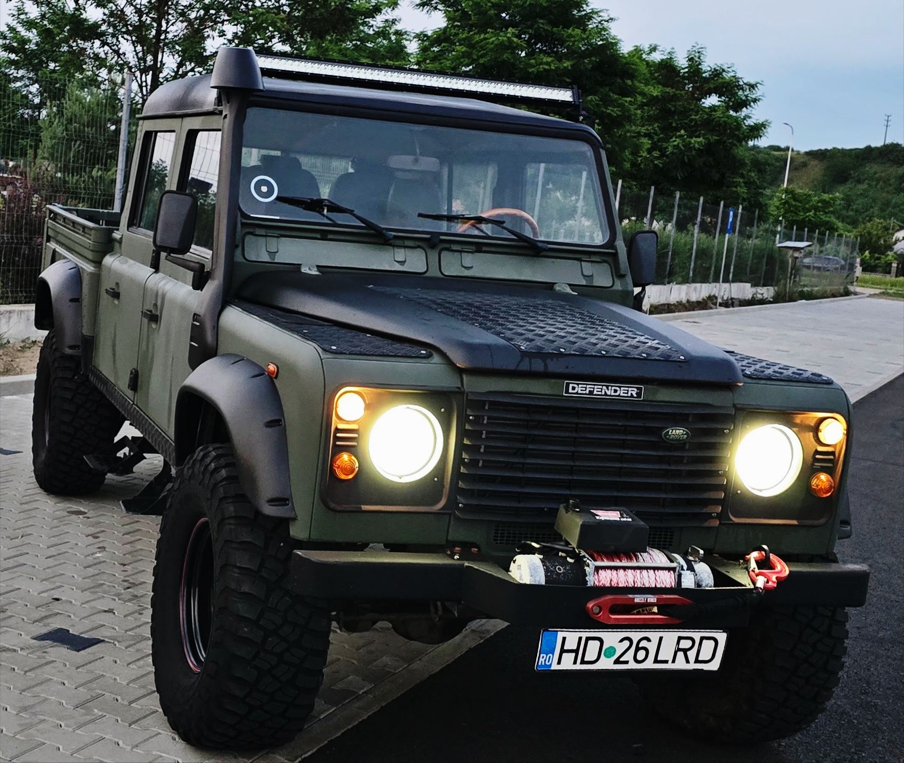 Vând Defender 130 crew-cab 2.5 TD5 2006