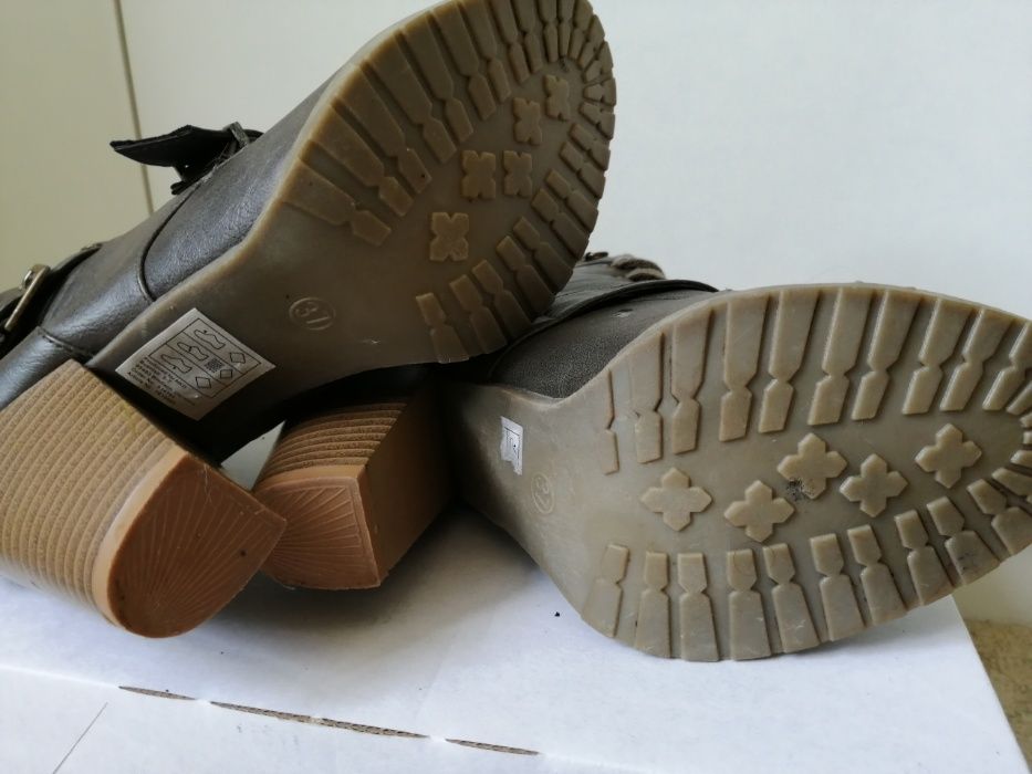 Боти цвят каки