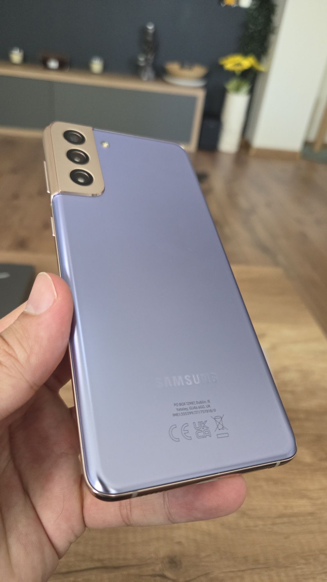 Продавам Samsung Galaxy S21 plus 256gb