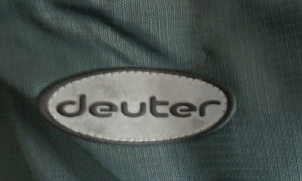 Чантичка за кръста Deuter.