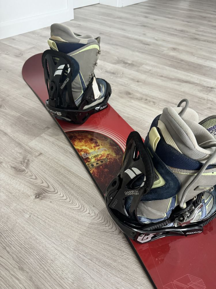 Snowboard Burton Clash 155cm + legaturi Burton + optional Boots Butron