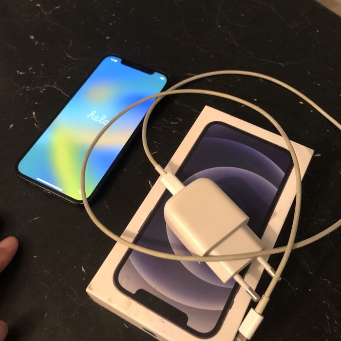 Iphone 12 negru 68 gb