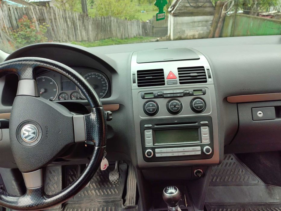 Volkswagen Cross Touran
