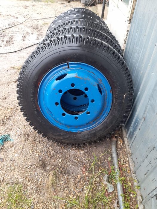 Roti utilaje 8.25-20 cramponate