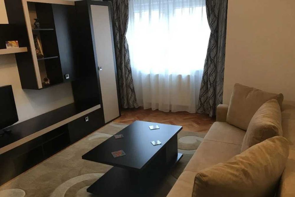 Дава се под наем Двустаен апартамент в Пловдив, Младежки Хълм - 60 кв.м за 275 € - Снимка #1