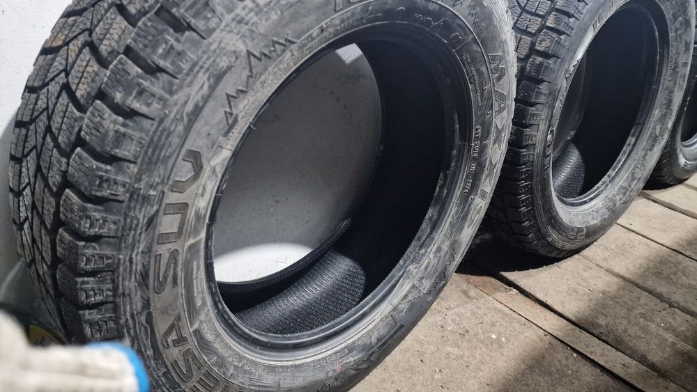 Зимние шины Maxxis 265/60 r18