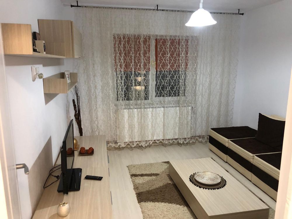Vând apartament cu 2 camere în Oravița