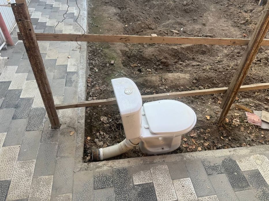 Унитаз сатилади жагдайы жакси синик жери жок