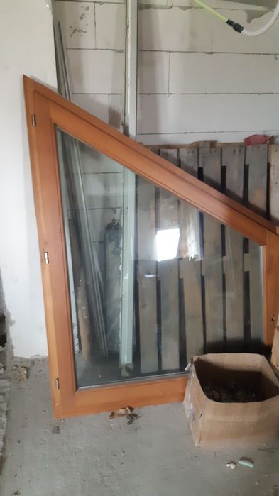 Ferestre di usi lemn sratificat