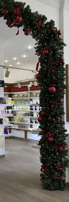 Еловая гирлянда ветка