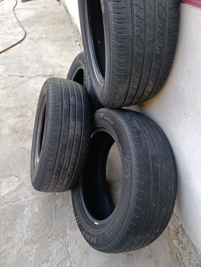 Продаю шины 215/60/R16