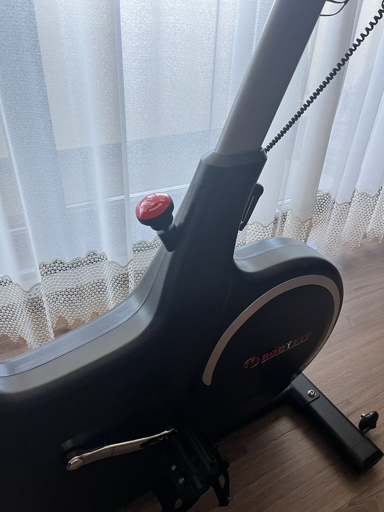 Bicicleta spinnning BodyFit SB7000