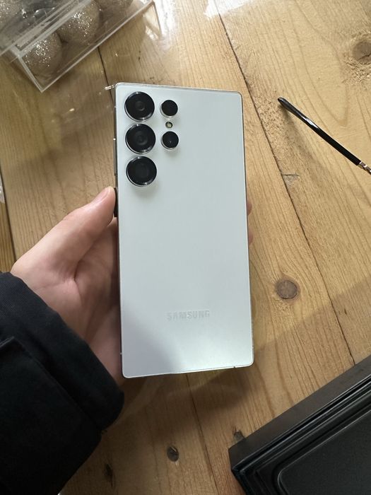 Продам Samsung S25 Ultra