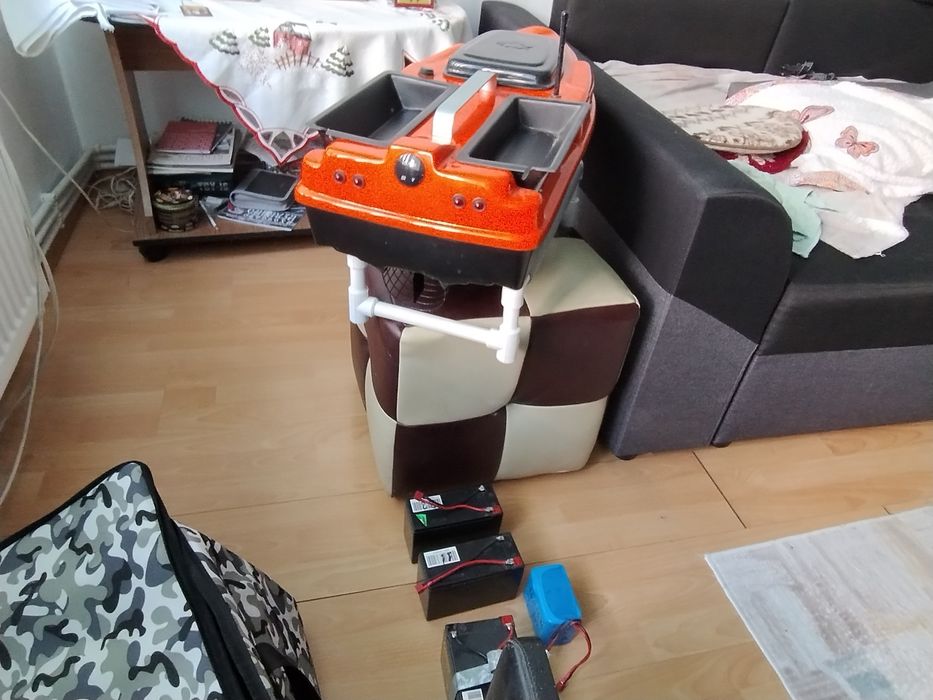 Vând Navomodel de plantat Sonar Toslon+Autopilot