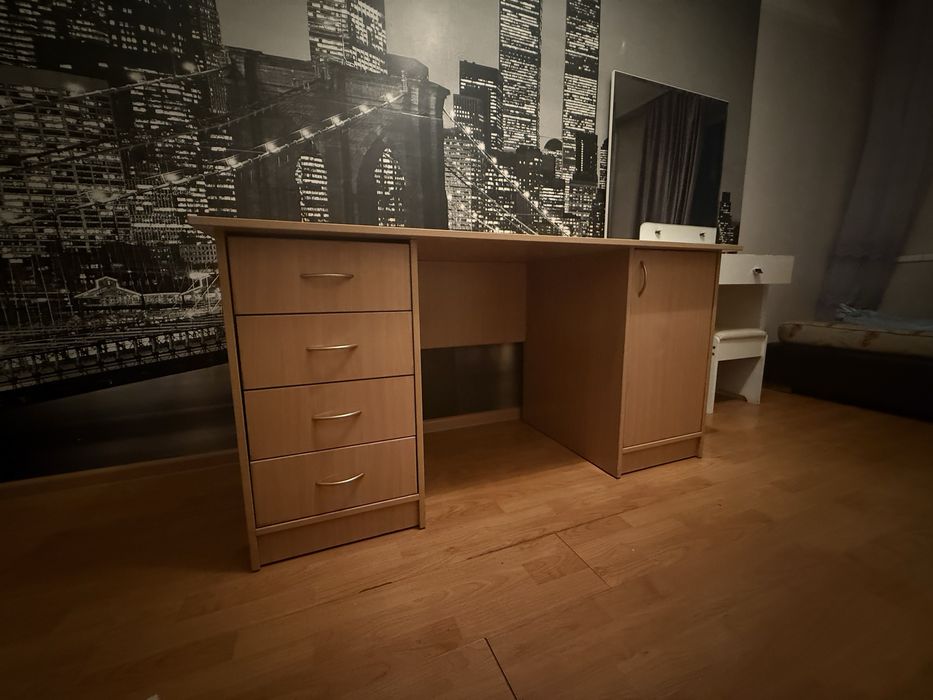 Стол письменный для дома и офисный