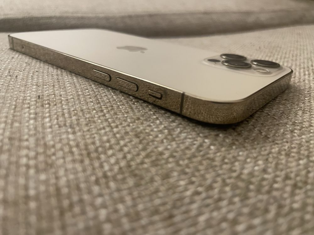 i phone 12 pro  gold като нов