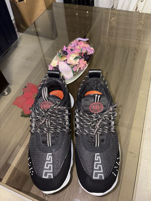 Versace chain reaction