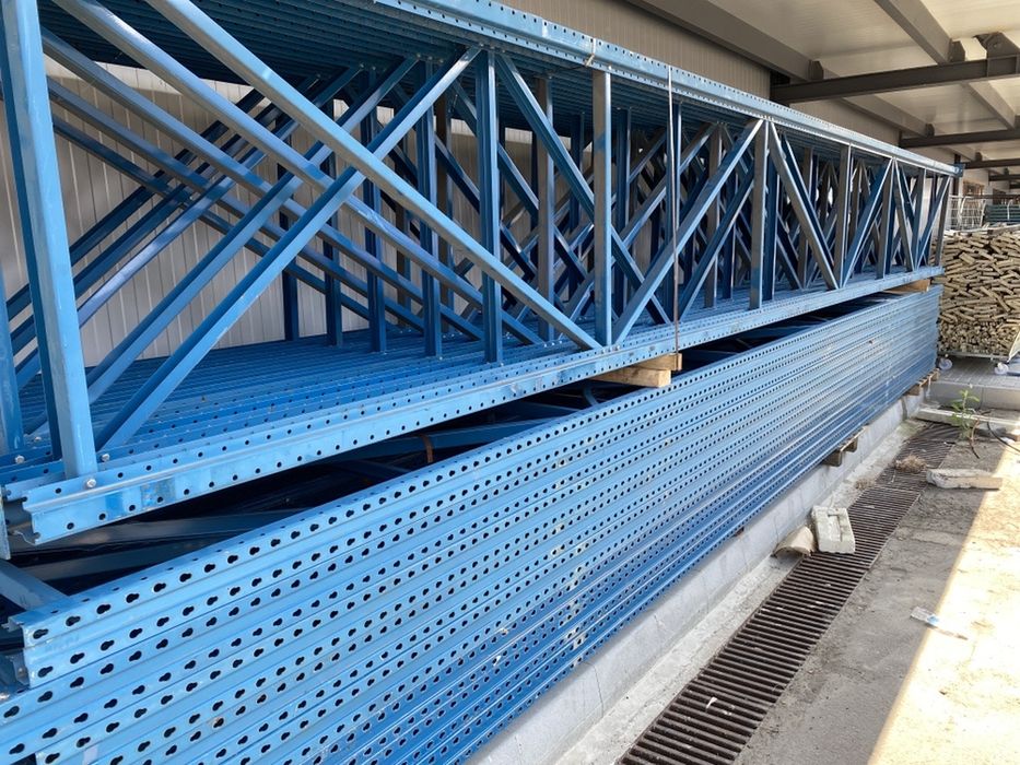 Складово оборудване стелажи ролки мотокари