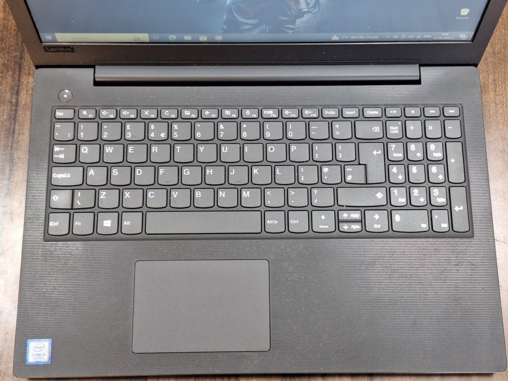 Лаптоп Lenovo V130-15IKB
