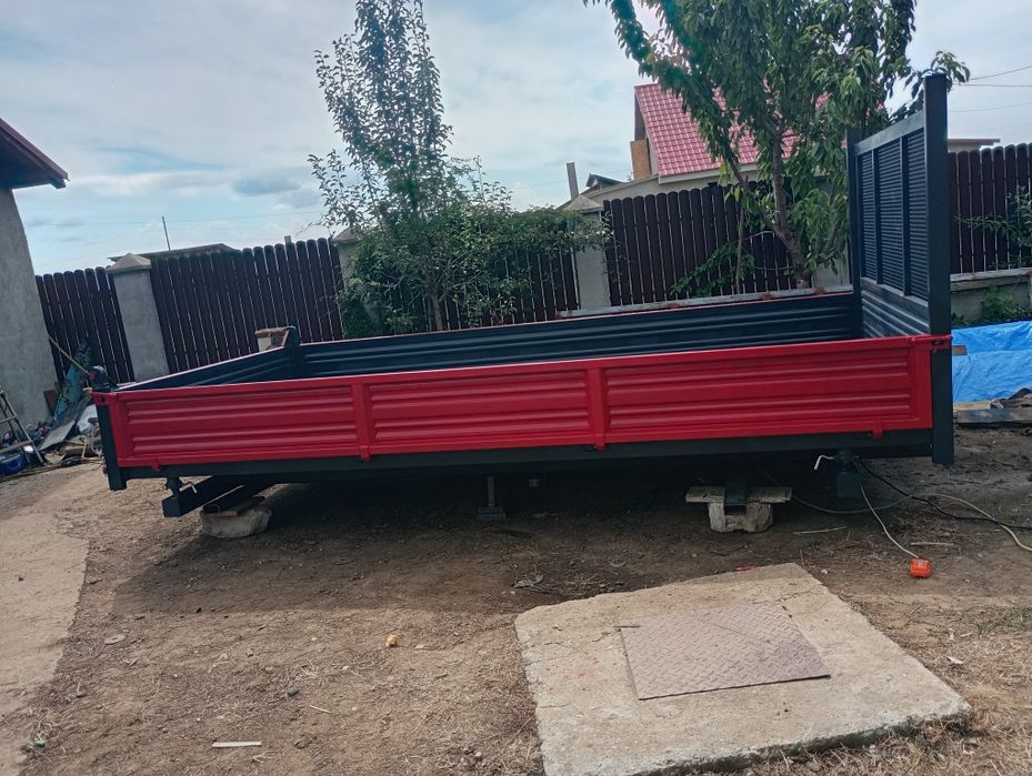 Benă pe 3 părți 4, 20m pe 2, 10m  Iveco 86 șasiu