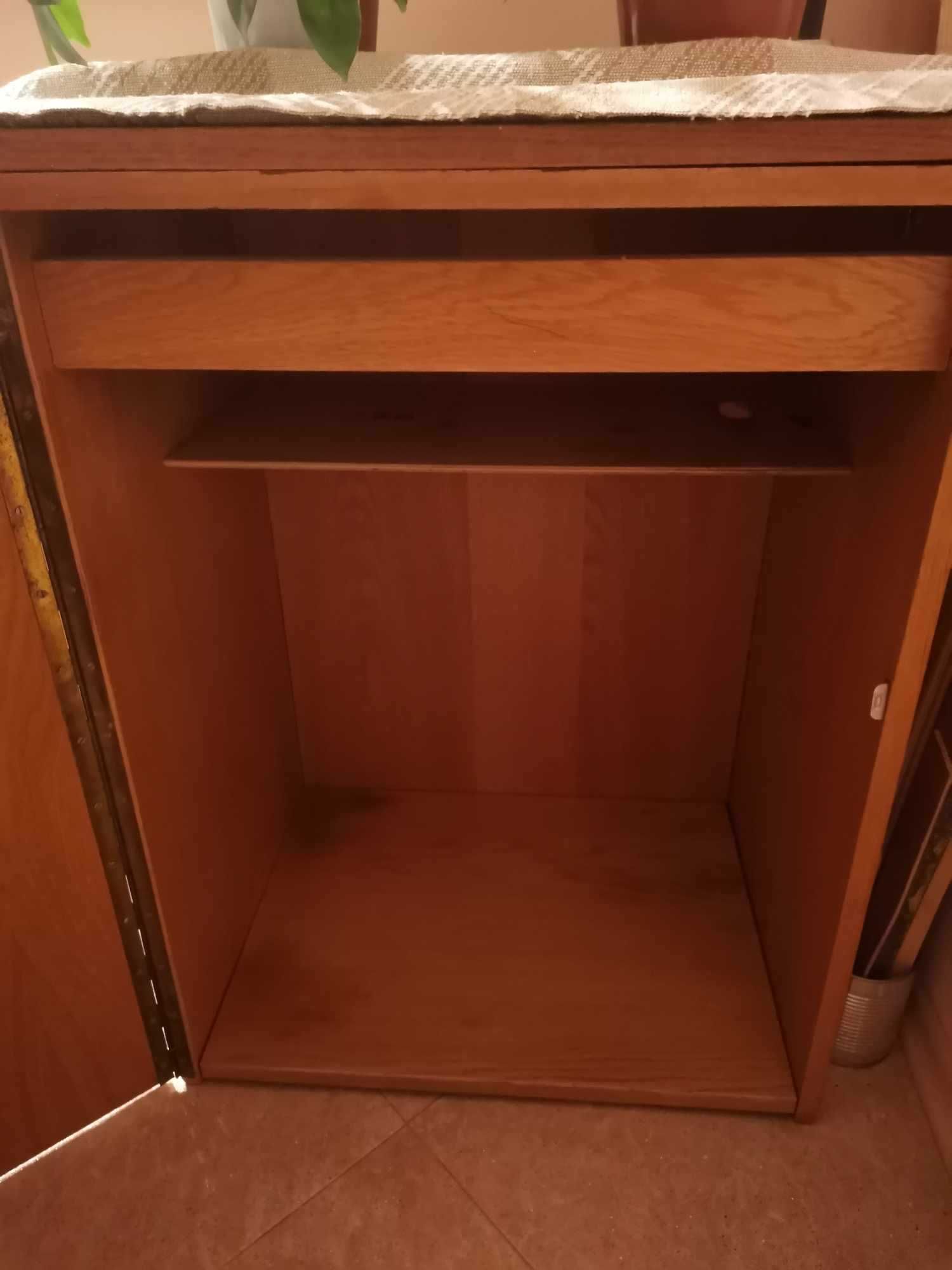 Шкаф за съхранение