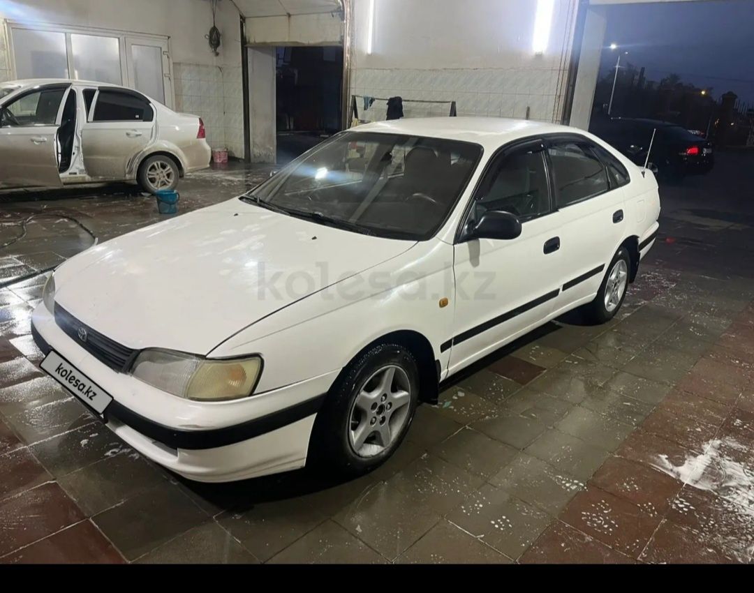 Toyota Carina E.  1992г обьем 2.