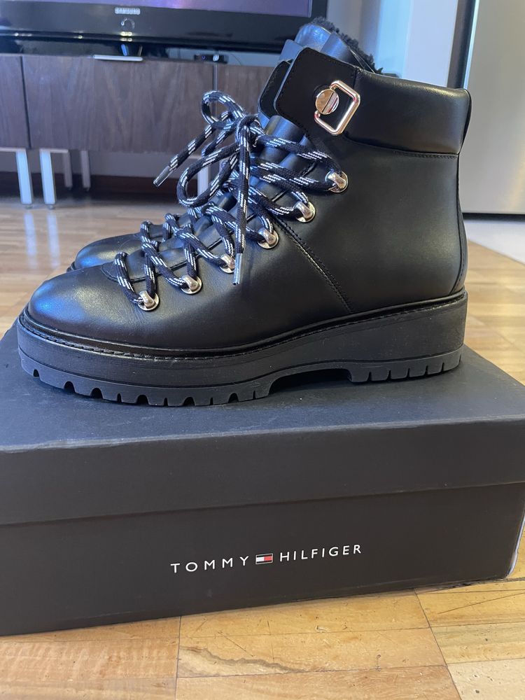 Tommy Hilfiger нови боти