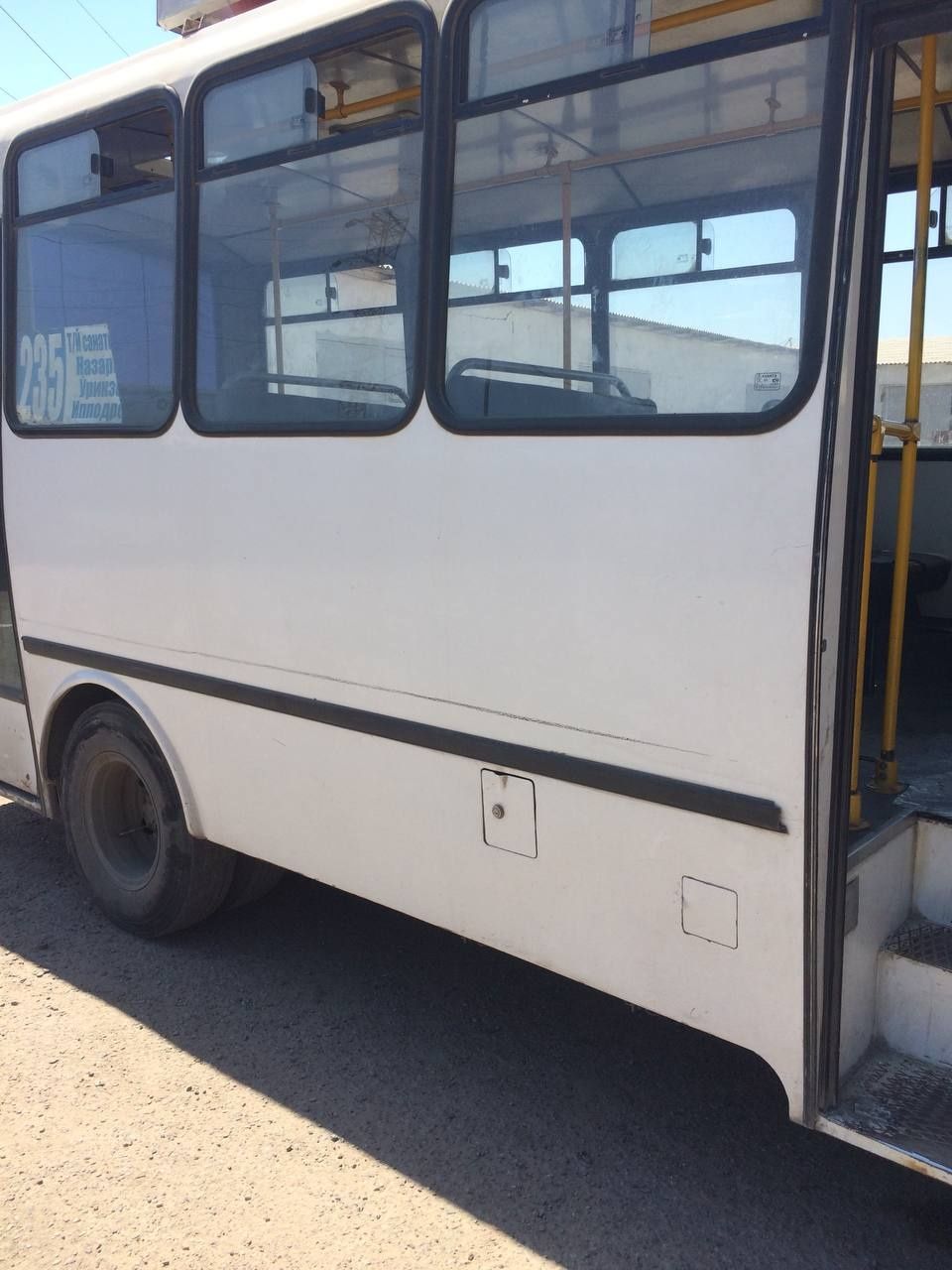 Avtobus sotiladi Isuzu