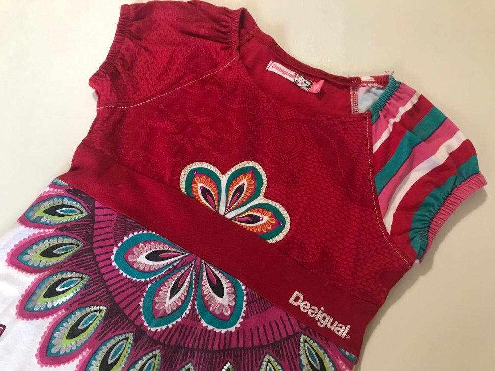 Rochita desigual fetite 9-10 ani plus o fustita si un tricou