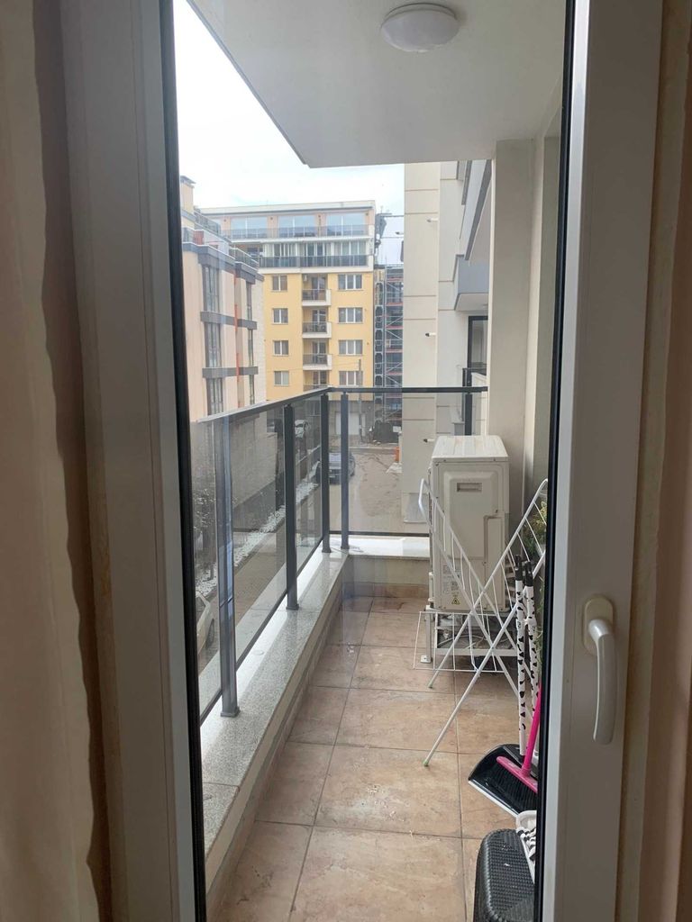 Дава се под наем Двустаен апартамент в София, Кръстова вада - 65 кв.м за 700 € - Снимка #2