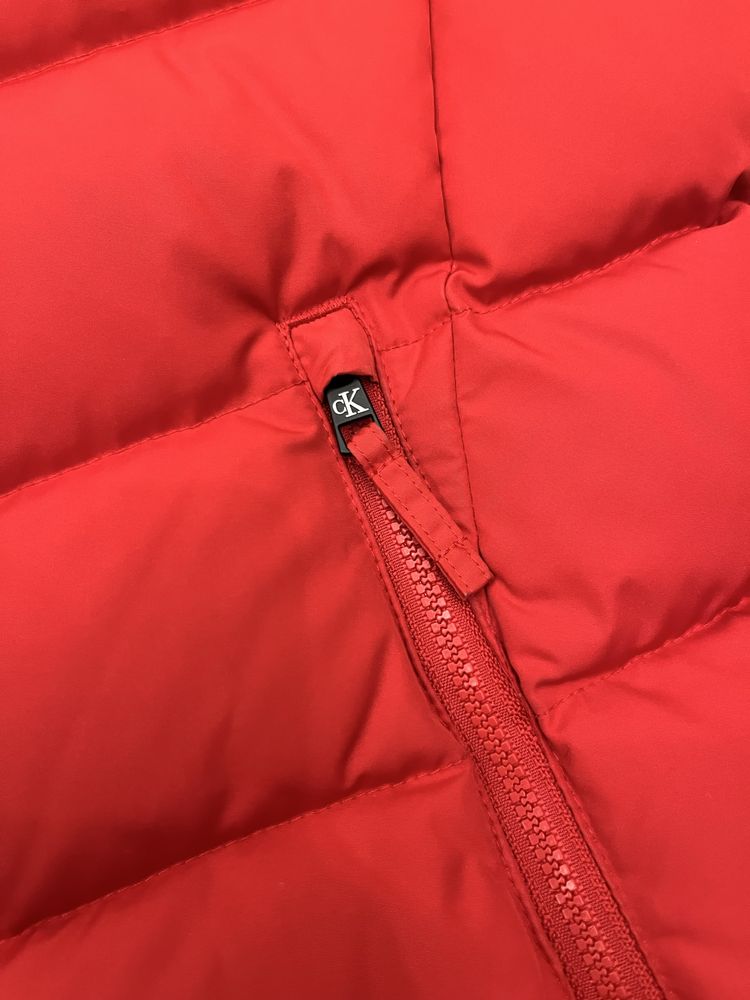 Calvin Klein Jeans червено зимно яке