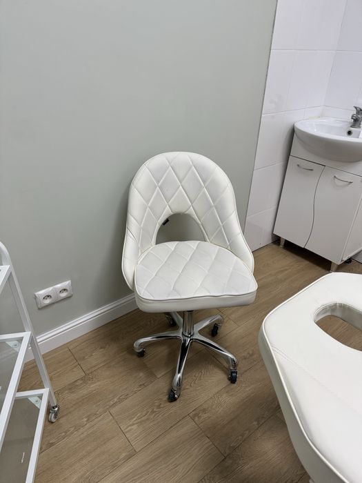 Продам кушетку.