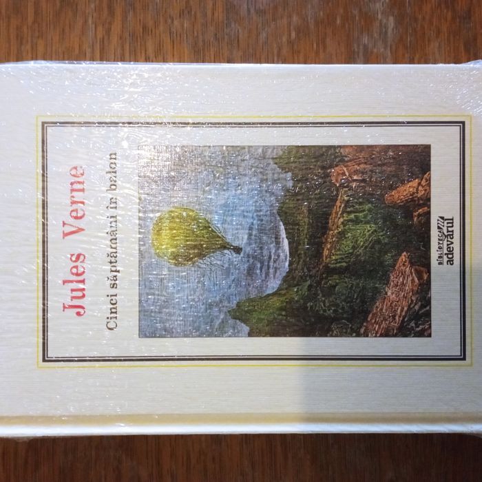 Colecția Jules Verne, noi, în țiplă.