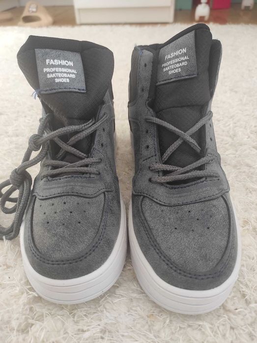 Високи кецове 36 нови