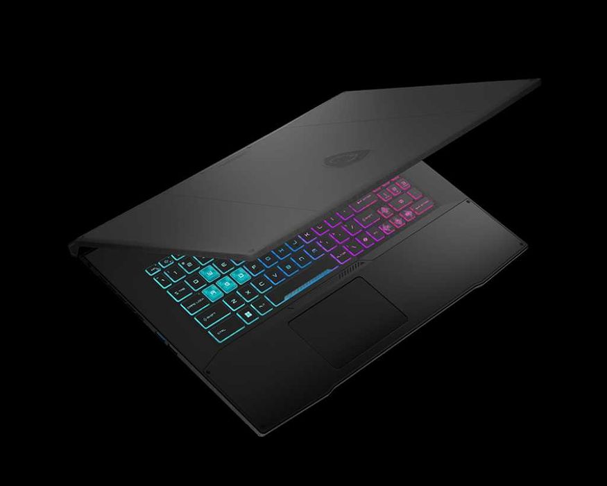 MSI Sword/R7-8845HS/DDR5 16 GB/SSD 512GB/RTX4060/17.3 FHD IPS 144Hz