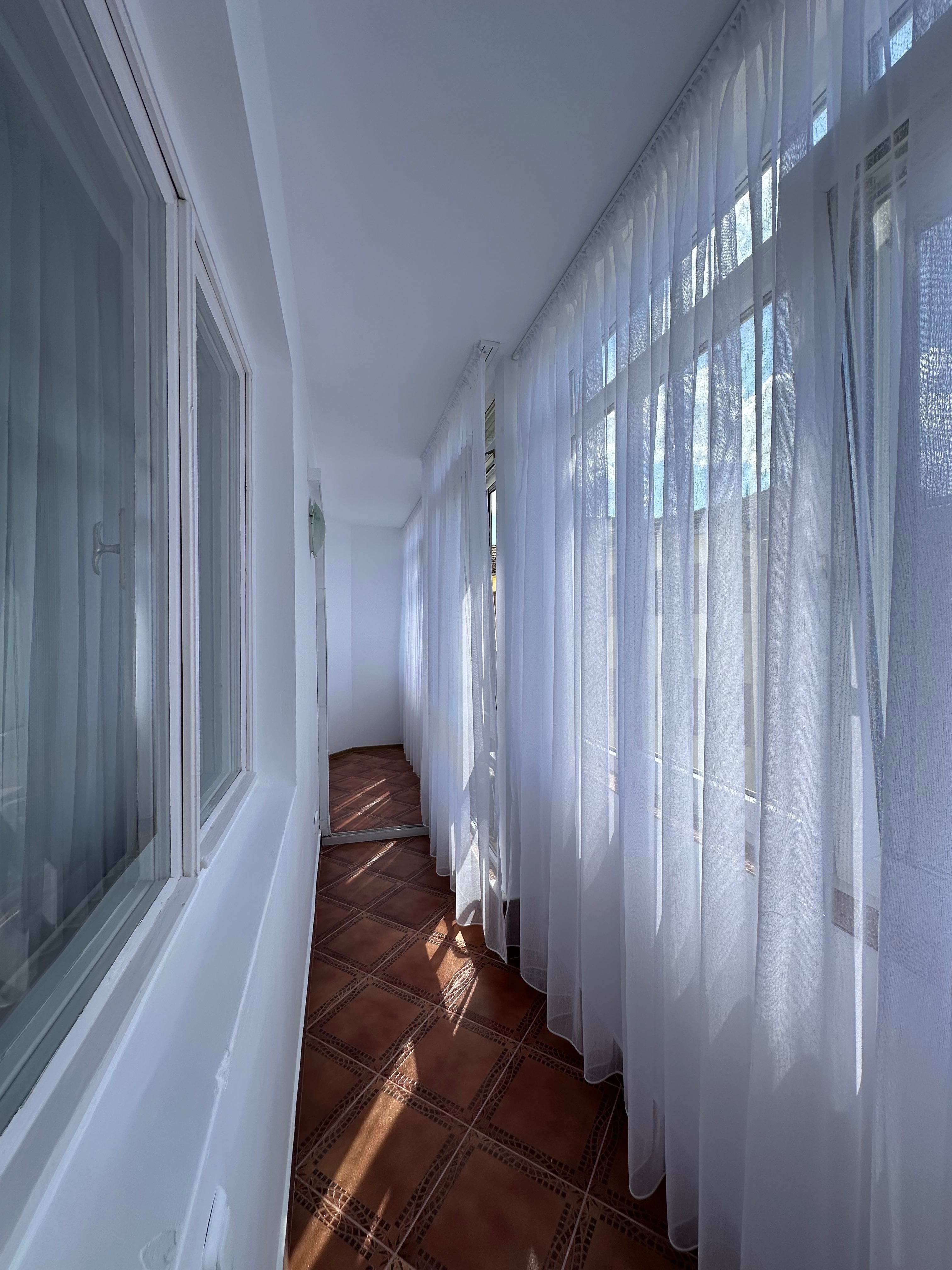 Apartament central de închiriat, recent renovat.