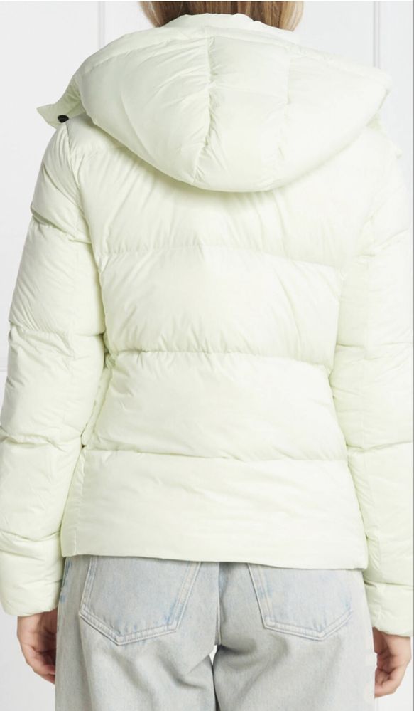 Зимно яке Calvin Klein оригинално