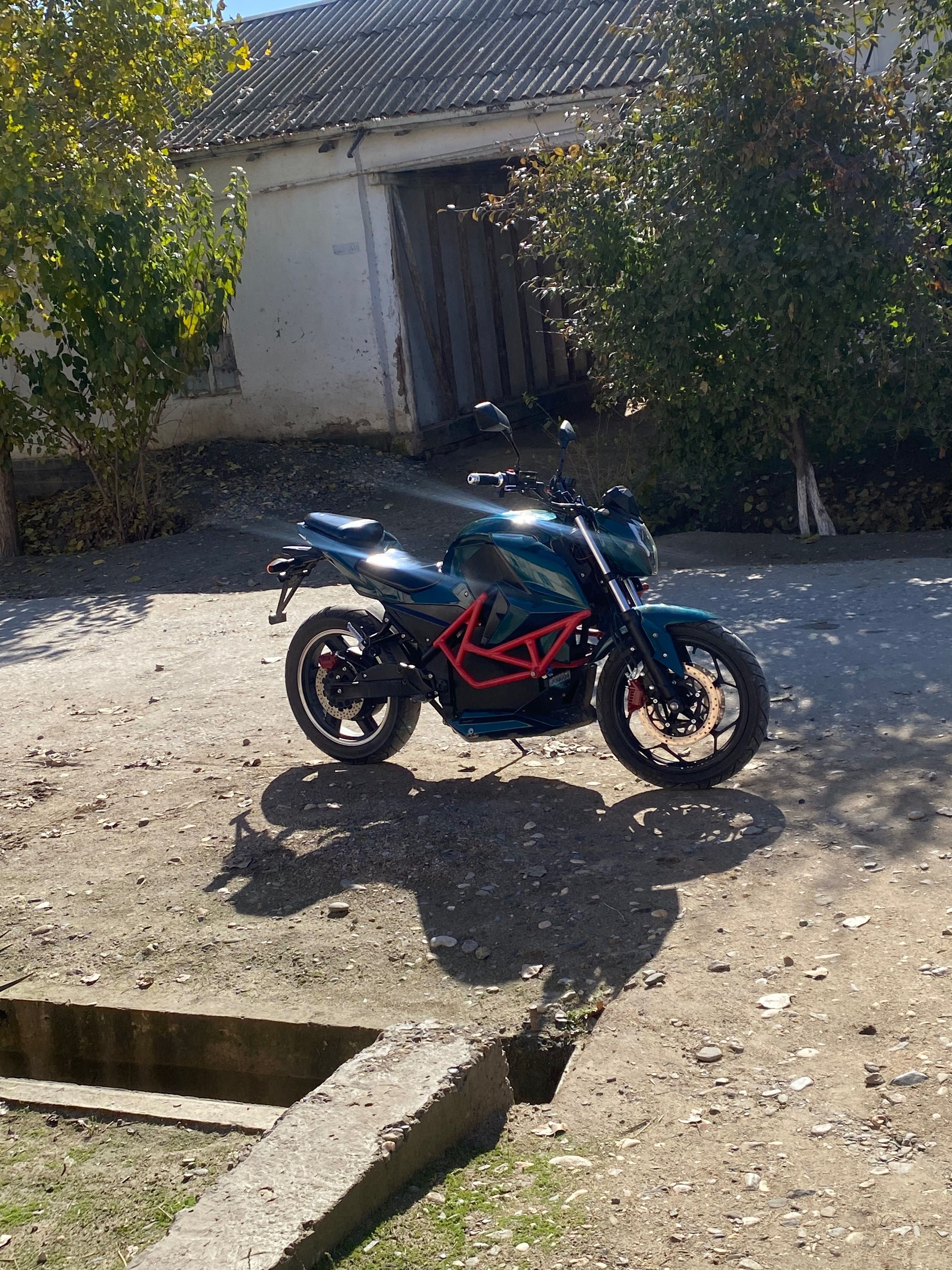 Moto Bike sotiladi