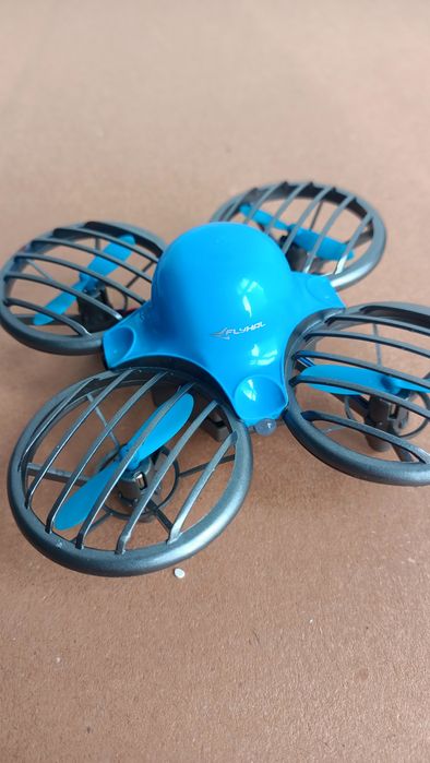Dronă Nouă Eachine Flyhal Quadcopter Interactiv Cu Telecomandaă