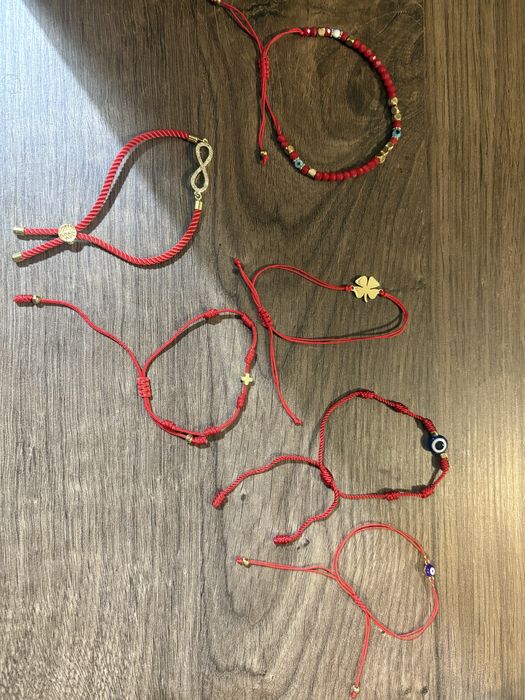 Гривни със златни топчета и други орнаменти