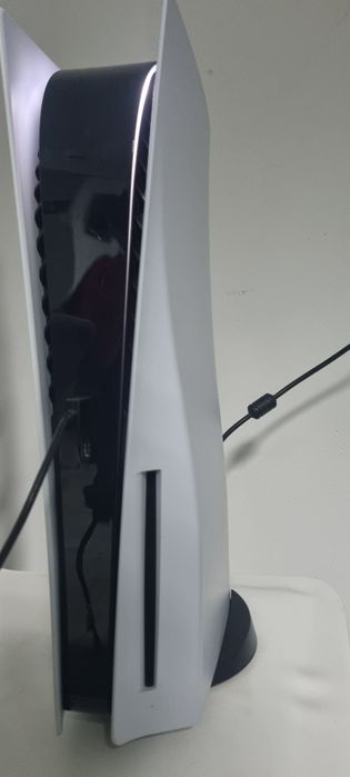 Play station 5 cu 2 manete cont ps plus si ultimate team fifa 26